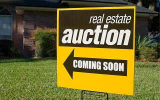 How to Find Real Estate Auctions in Illinois